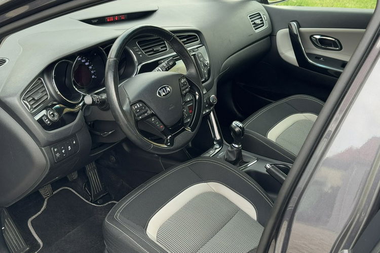 Kia Cee'd 1.6 Benz. 135KM z Niemiec - Kamera cofania, Nawigacja, Pełen SERWIS zdjęcie 14