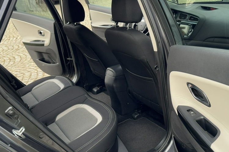 Kia Cee'd 1.6 Benz. 135KM z Niemiec - Kamera cofania, Nawigacja, Pełen SERWIS zdjęcie 23
