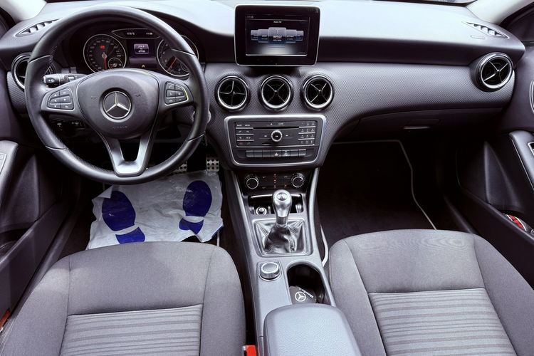 Mercedes A 160 1.6 benzynka. Kamera . Niski przebieg zdjęcie 15