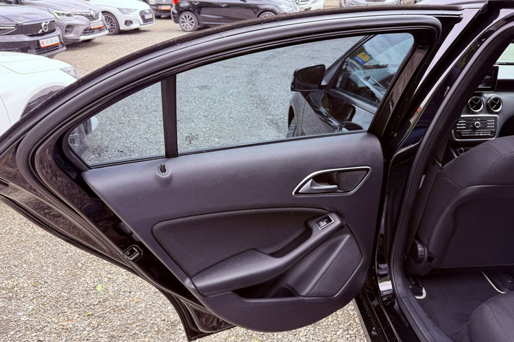 Mercedes A 160 1.6 benzynka. Kamera . Niski przebieg zdjęcie 16