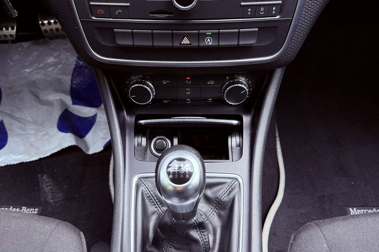 Mercedes A 160 1.6 benzynka. Kamera . Niski przebieg zdjęcie 18