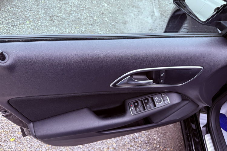 Mercedes A 160 1.6 benzynka. Kamera . Niski przebieg zdjęcie 21