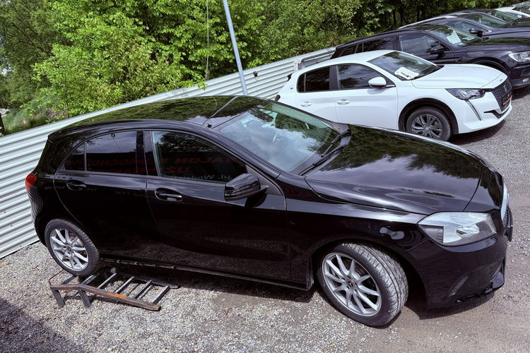 Mercedes A 160 1.6 benzynka. Kamera . Niski przebieg zdjęcie 4