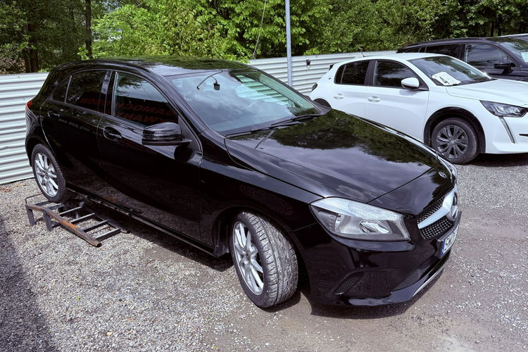 Mercedes A 160 1.6 benzynka. Kamera . Niski przebieg zdjęcie 5