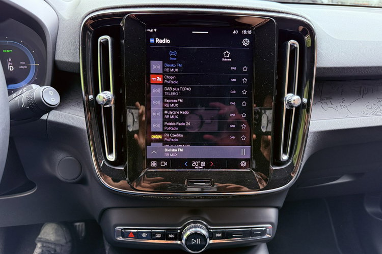 Volvo XC 40 Black-Line. Virtual kokpit. Full led . Zasięg 400Kl. zdjęcie 25