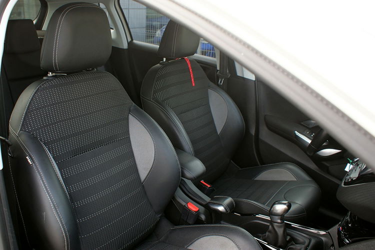 Peugeot 2008 zdjęcie 17