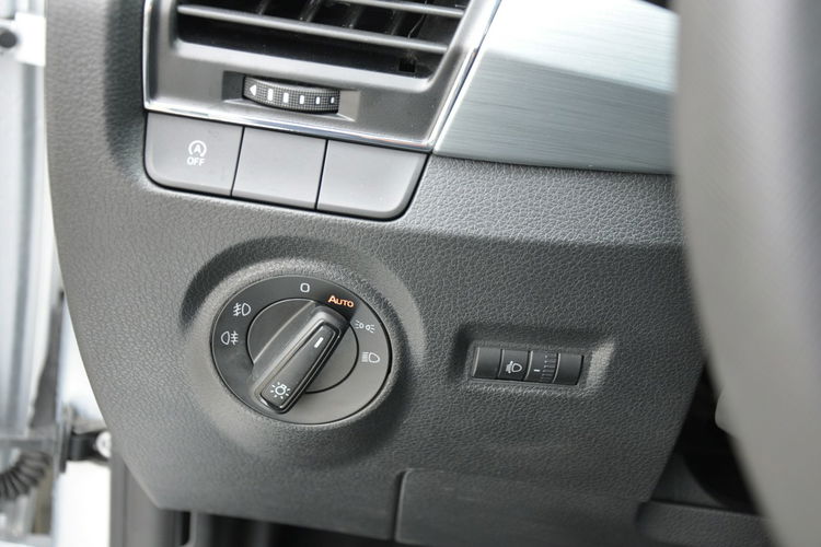 Skoda Fabia 1.0TSI 95KM 5-G Ambition 1wł. SalonPL Czujniki Gwarancja Dealer zdjęcie 11
