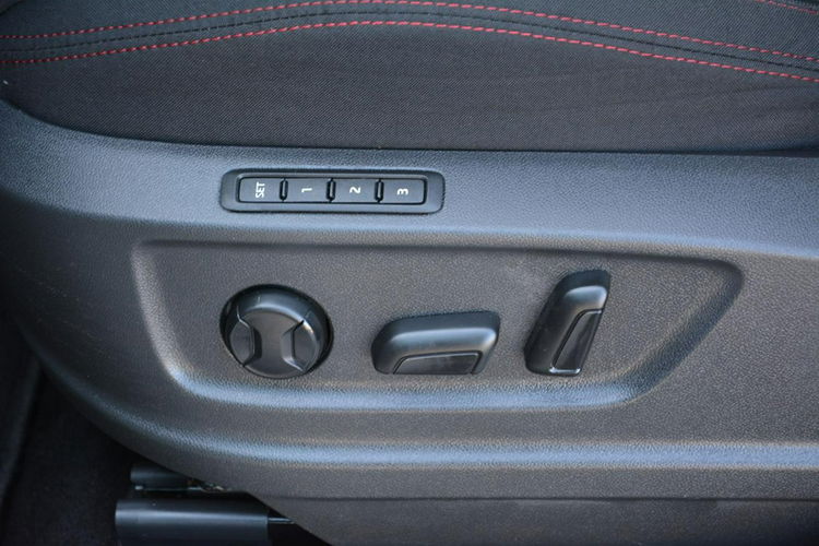 Skoda Karoq Ambition Plus Virtual Cokpit Radar ACC Ledy Kamery Park Assist Hak ASO zdjęcie 23