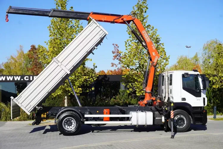 Iveco Stralis 310 E6 / NOWA Wywrotka 3-stronna / Dźwig Fassi F135 z pilotem zdjęcie 16