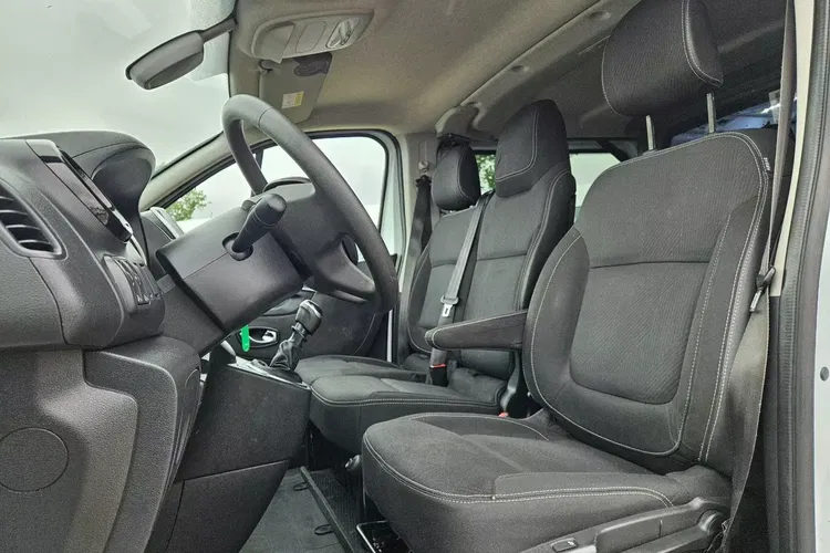 Renault Trafic L2H1 86900zł NETTO Brygadówka 6 osób 2.0dCi/120KM zdjęcie 17