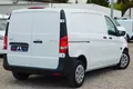 samochód dostawczy Mercedes zdjęcie 2