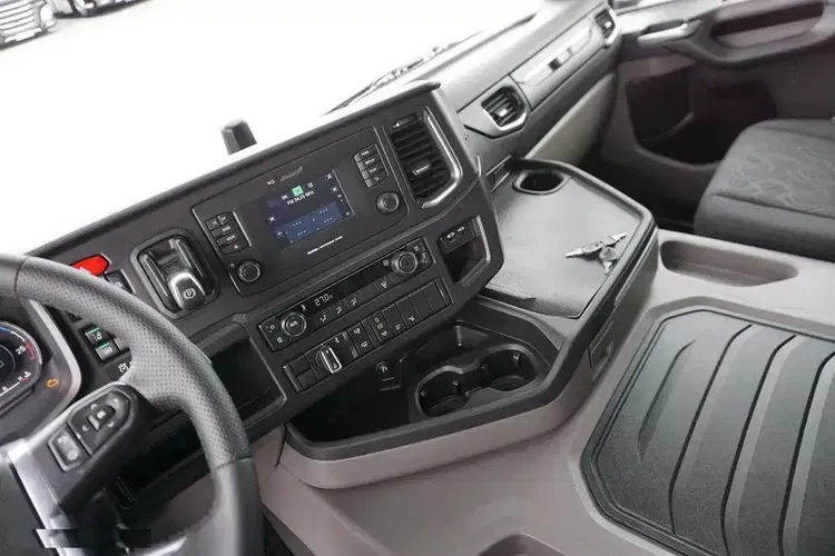 Scania / G 410 / EURO 6 / ACC / PEŁNY ADR / RETARDER zdjęcie 9
