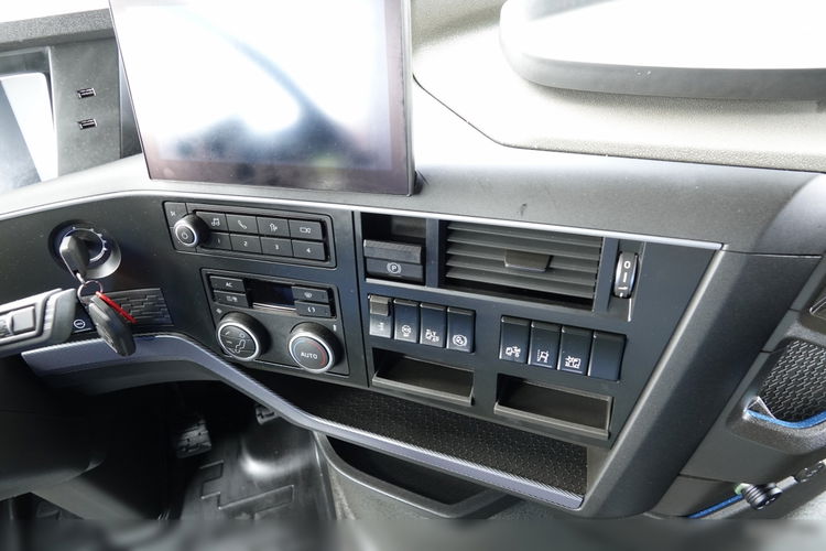 Volvo FH 500  / KLIMA POSTOJOWA / I-SAVE / PO ZŁOTYM KONTRAKCIE SERWISOWYM zdjęcie 32