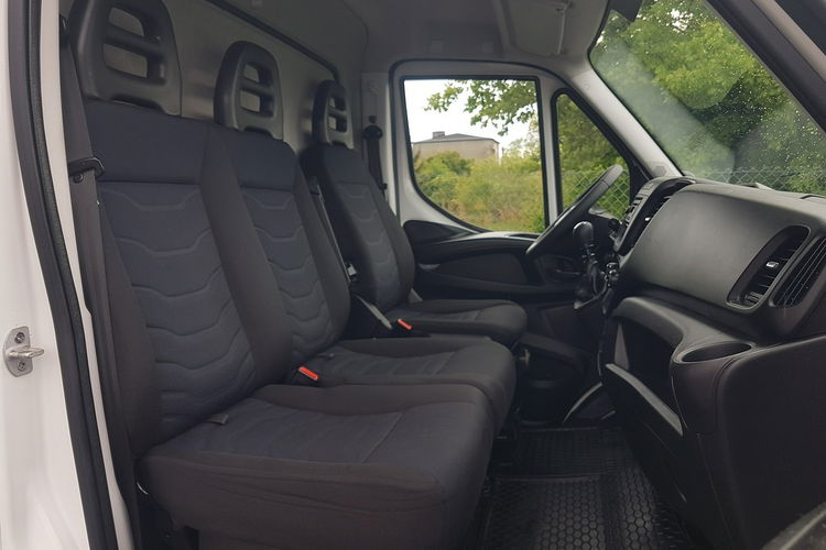 Iveco Daily 35S15 3.0 KLIMA 8EP KONTENER 4.22x2.10x2.11 AC KRAJOWY DMC 3500 KG zdjęcie 8