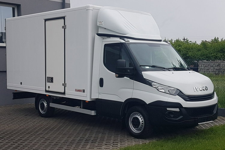 Iveco Daily 35S15 3.0 KLIMA 8EP KONTENER 4.22x2.10x2.11 AC KRAJOWY DMC 3500 KG zdjęcie 1