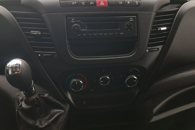 Iveco Daily 35S15 3.0 KLIMA 8EP KONTENER 4.22x2.10x2.11 AC KRAJOWY DMC 3500 KG zdjęcie 9