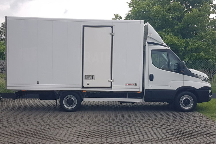 Iveco Daily 35S15 3.0 KLIMA 8EP KONTENER 4.22x2.10x2.11 AC KRAJOWY DMC 3500 KG zdjęcie 11