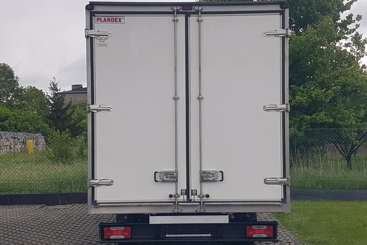 Iveco Daily 35S15 3.0 KLIMA 8EP KONTENER 4.22x2.10x2.11 AC KRAJOWY DMC 3500 KG zdjęcie 15