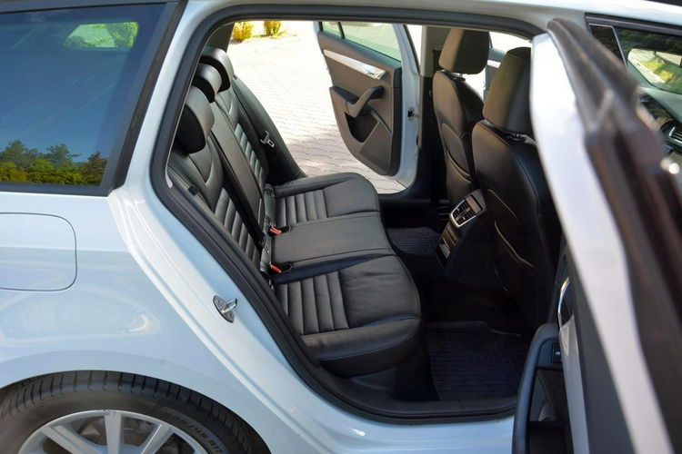 Octavia Skóry Navi Radar ACC Duża2xParktronici Bi-Xenon Ledy ASO SKODA zdjęcie 16