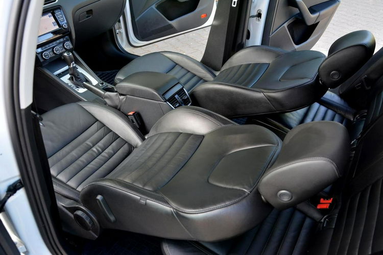 Octavia Skóry Navi Radar ACC Duża2xParktronici Bi-Xenon Ledy ASO SKODA zdjęcie 24