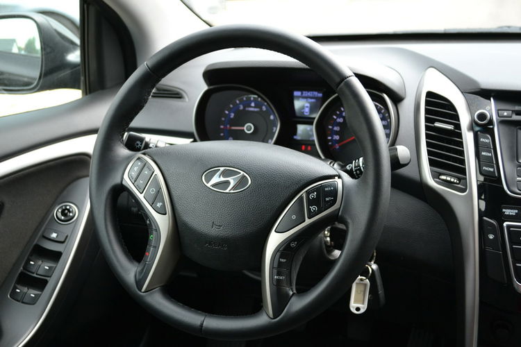 Hyundai i30 Klimatyzacja Serwis LED PDC Zadbany alufelgi zdjęcie 11