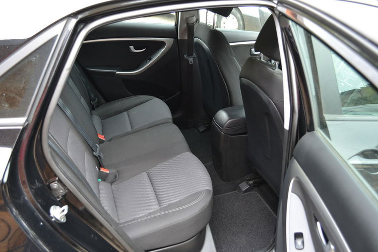 Hyundai i30 Klimatyzacja Serwis LED PDC Zadbany alufelgi zdjęcie 14