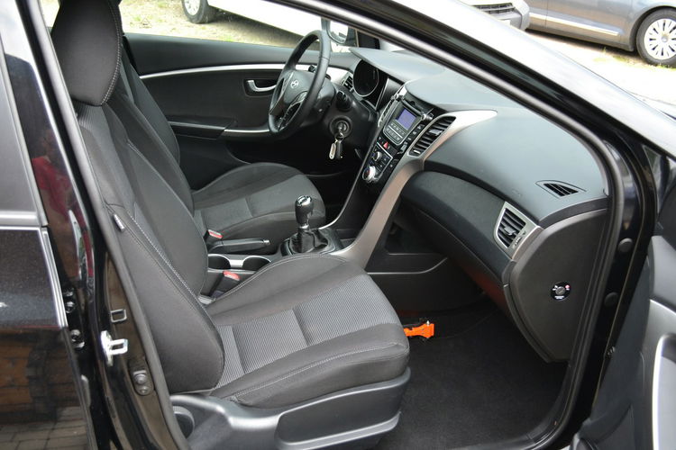 Hyundai i30 Klimatyzacja Serwis LED PDC Zadbany alufelgi zdjęcie 15