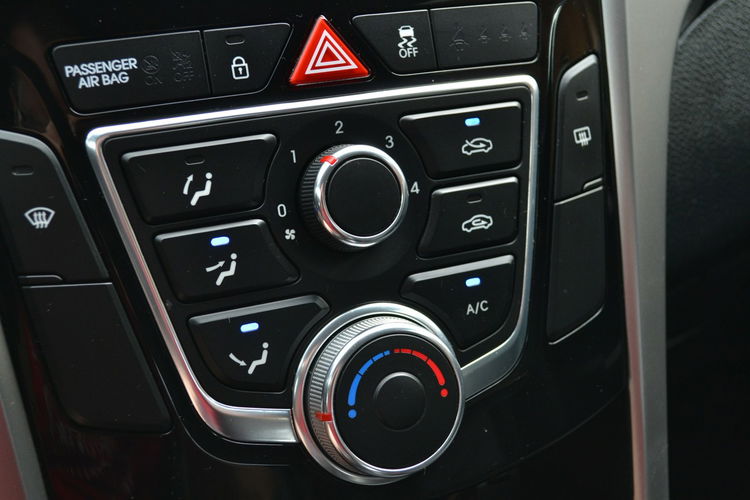 Hyundai i30 Klimatyzacja Serwis LED PDC Zadbany alufelgi zdjęcie 16