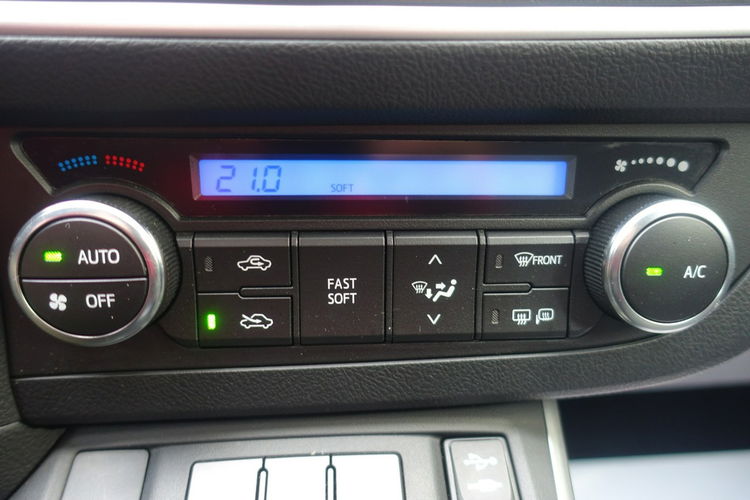 Toyota Auris Oferta Prywatna Automat 1.8 HYBRYDA 99 KM zdjęcie 23