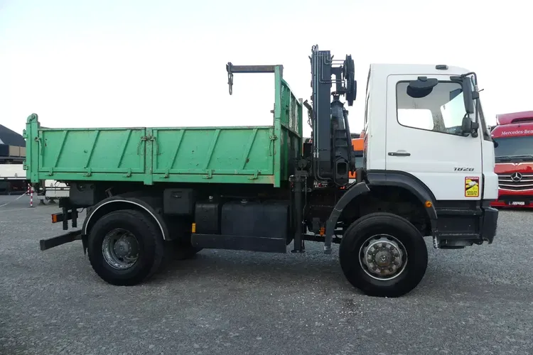 Mercedes AXOR 1828 4x4 / WYWROTKA + HDS HIAB 10.3 m / SKŁADANY W Z / zdjęcie 9