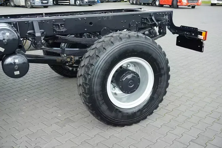 MAN / LE 220 / 4 X 4 / DOKA / DO ZABUDOWY / KAMPER zdjęcie 19