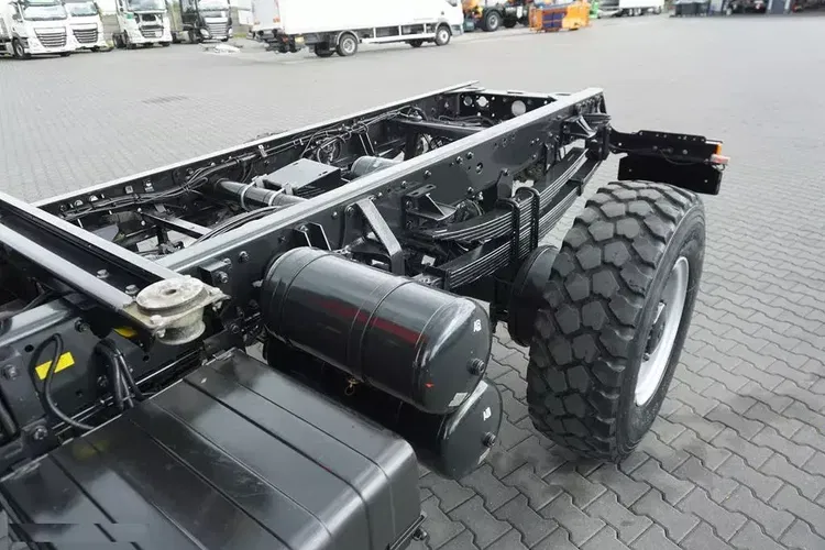 MAN / LE 220 / 4 X 4 / DOKA / DO ZABUDOWY / KAMPER zdjęcie 35
