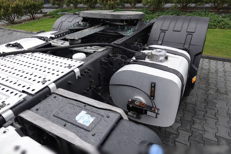 Volvo FH 500 / NISKA KABINA / HYDRAULIKA / PO KONTRAKCIE SERWISOWYM zdjęcie 12