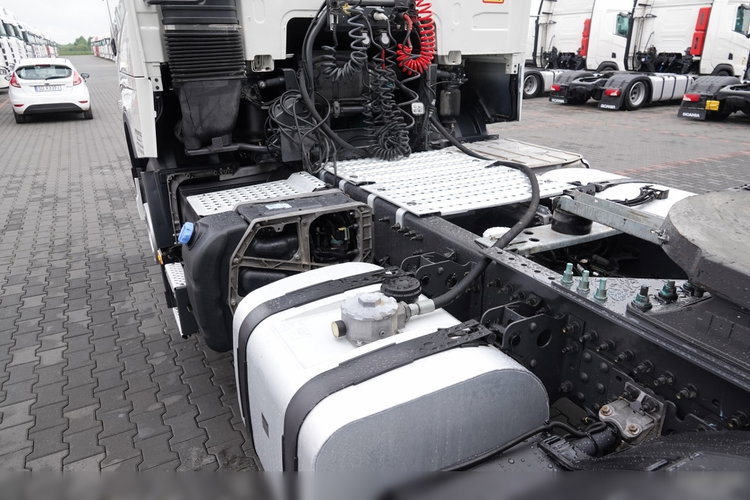 Volvo FH 500 / NISKA KABINA / HYDRAULIKA / PO KONTRAKCIE SERWISOWYM zdjęcie 13