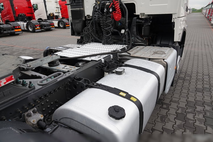 Volvo FH 500 / NISKA KABINA / HYDRAULIKA / PO KONTRAKCIE SERWISOWYM zdjęcie 16