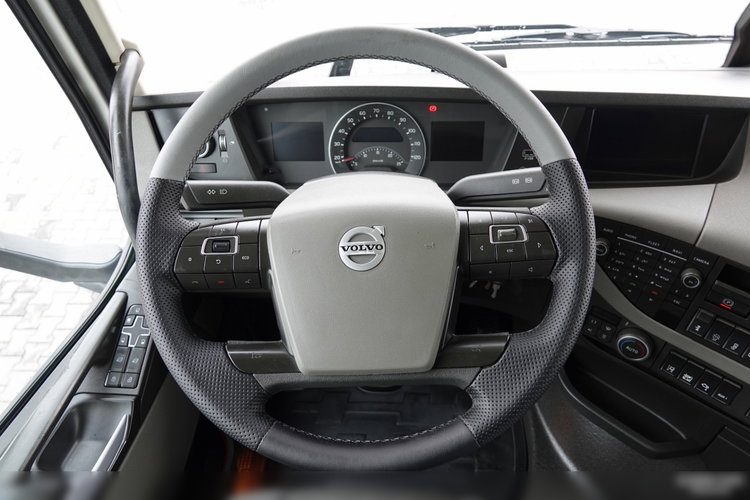 Volvo FH 500 / NISKA KABINA / HYDRAULIKA / PO KONTRAKCIE SERWISOWYM zdjęcie 28