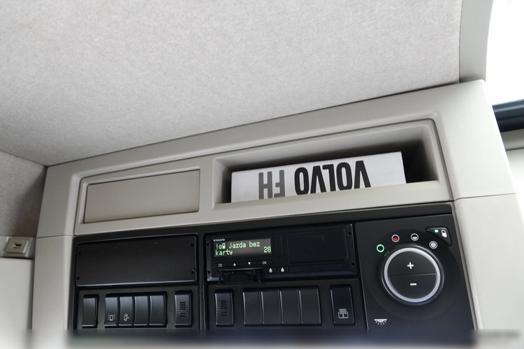 Volvo FH 500 / NISKA KABINA / HYDRAULIKA / PO KONTRAKCIE SERWISOWYM zdjęcie 33