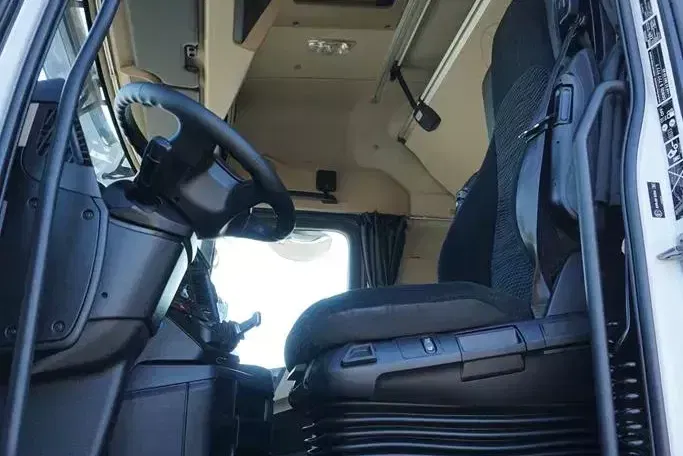 Mercedes ACTROS / 1848 / EURO 6 / ACC / PEŁNY ADR / zdjęcie 7