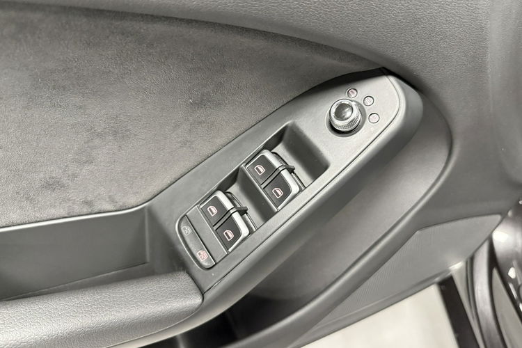 Audi A5 1.8 TFSi 170PS LIFT S-LINE Navi MMI Klimatronic KeyLessG BiXenon SPORT zdjęcie 42