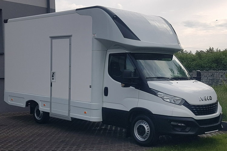 Iveco Daily KONTENER NISKOPODŁOGOWY 4.43x2.23x2.42 SKLEP BAR FOODTRUCK KAMPER AC zdjęcie 1