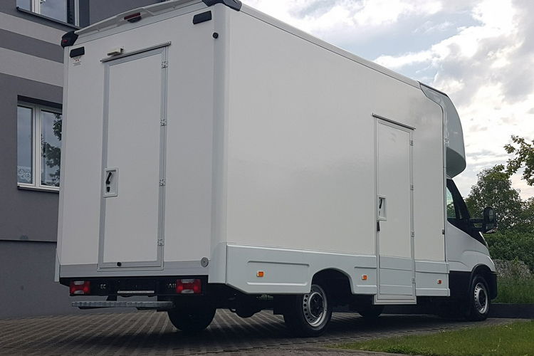 Iveco Daily KONTENER NISKOPODŁOGOWY 4.43x2.23x2.42 SKLEP BAR FOODTRUCK KAMPER AC zdjęcie 29
