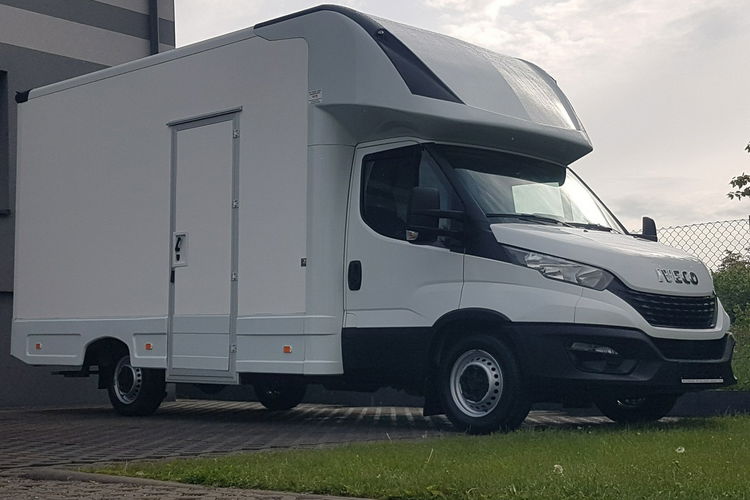 Iveco Daily KONTENER NISKOPODŁOGOWY 4.43x2.23x2.42 SKLEP BAR FOODTRUCK KAMPER AC zdjęcie 30