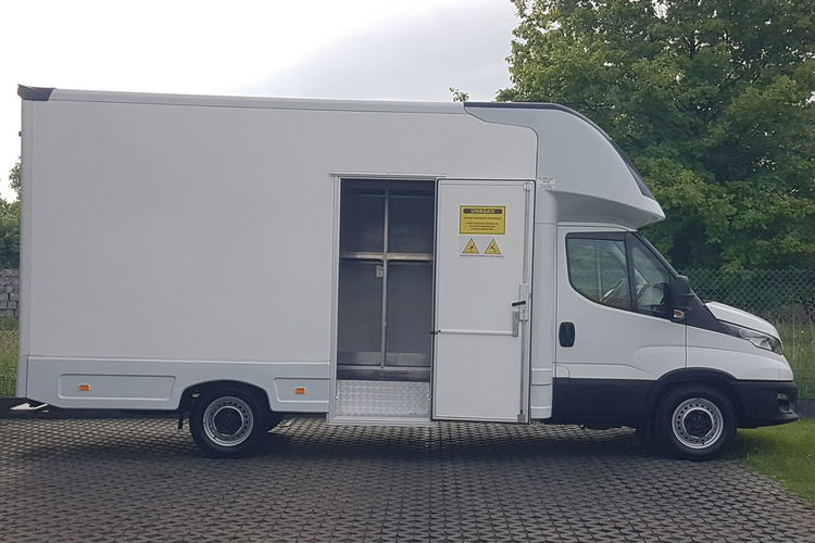 Iveco Daily KONTENER NISKOPODŁOGOWY 4.43x2.23x2.42 SKLEP BAR FOODTRUCK KAMPER AC zdjęcie 33