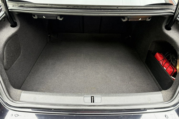 Volkswagen CC . Ksenon. Nawigacja zdjęcie 13