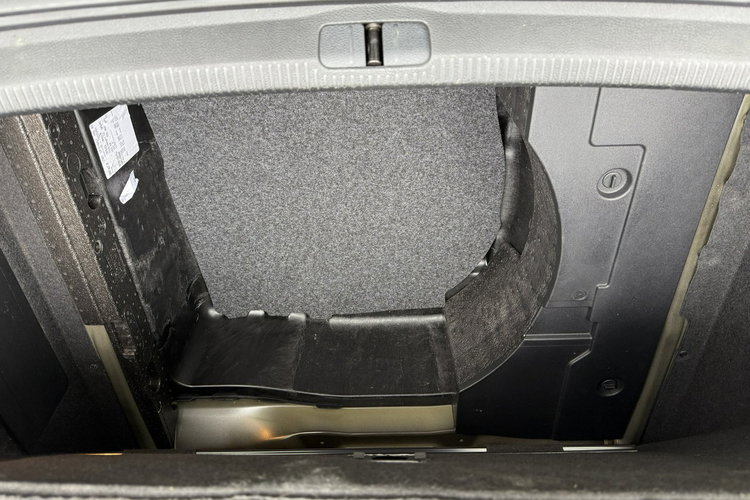 Volkswagen CC . Ksenon. Nawigacja zdjęcie 14