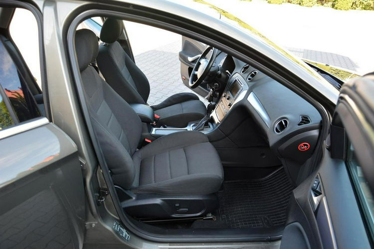 Ford Mondeo Hatchback Titanium Ledy Blis Szyber Navi Convers 2xParkt Wentylacja zdjęcie 16