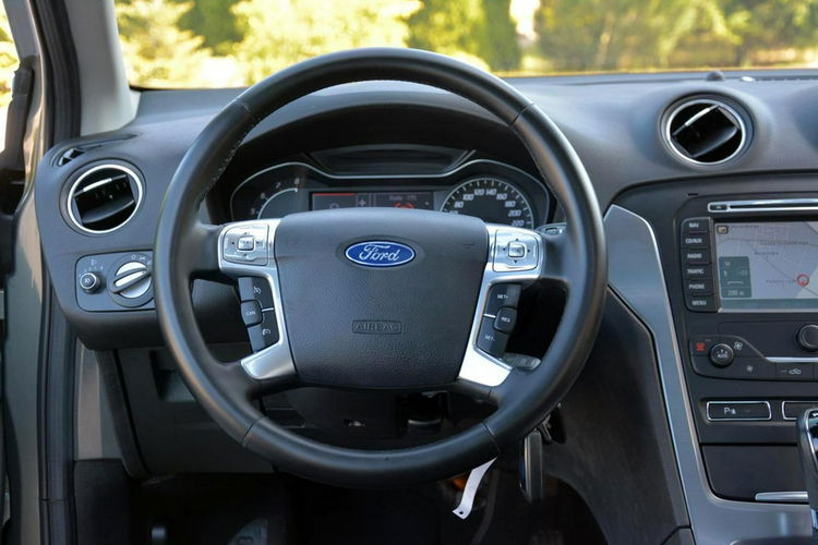 Ford Mondeo Hatchback Titanium Ledy Blis Szyber Navi Convers 2xParkt Wentylacja zdjęcie 25