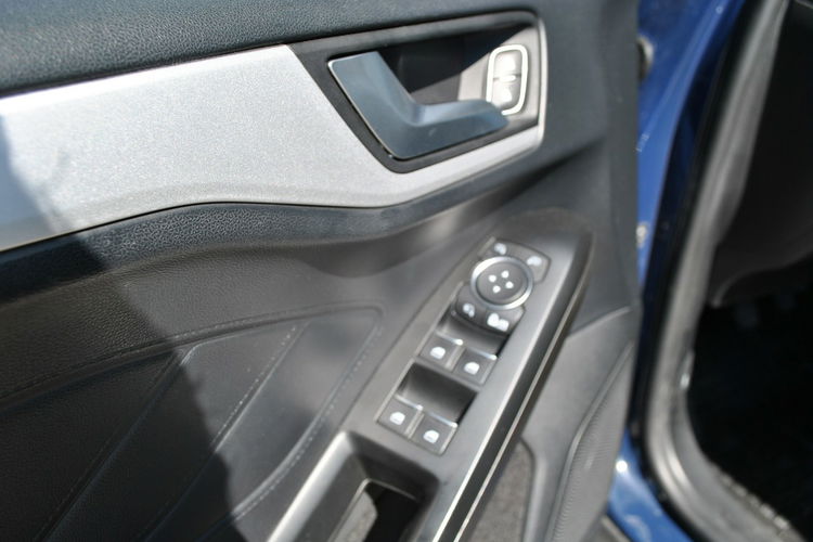 Focus Kombi Connected 1, 5 EcoBlue 120KM ASO Forda Gwarancja zdjęcie 14