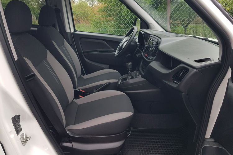 Fiat Doblo MAXI 5 OSÓB DŁUGI KLIMA 6-BIEGÓW KRAJOWY I-WŁAŚCICIEL FAKTURA VAT zdjęcie 22