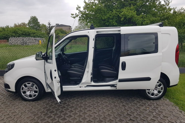 Fiat Doblo MAXI 5 OSÓB DŁUGI KLIMA 6-BIEGÓW KRAJOWY I-WŁAŚCICIEL FAKTURA VAT zdjęcie 24